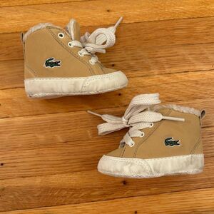 Lacoste beige/tan Sherpa lined lace up sneaker boots